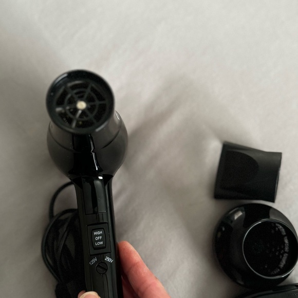 PluggedIn Travel Compact Powerful Blowdryer, Works perfectly! No longer needed - Picture 3 of 3